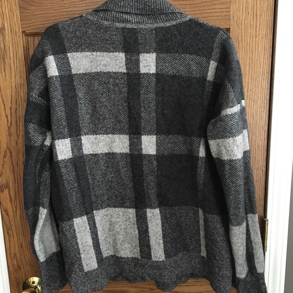 Banana Republic plaid sweater - Picture 3 of 3